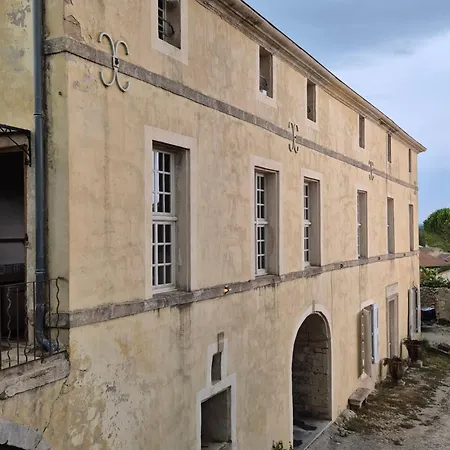 F4 Au Sein D'un Domaine Du 17e Siècle Rénové Sommières