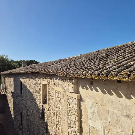 F4 Au Sein D'un Domaine Du 17e Siècle Rénové