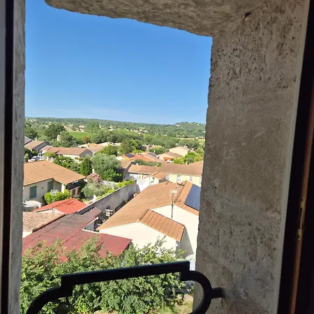 F4 Au Sein D'un Domaine Du 17e Siecle Renove شقة