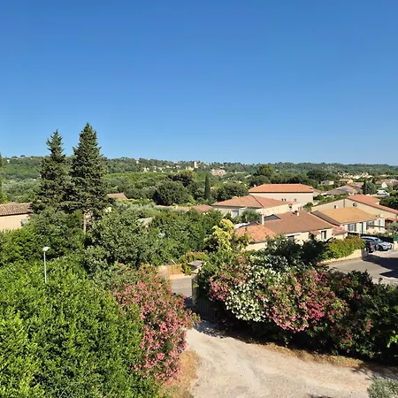 F4 Au Sein D'un Domaine Du 17e Siecle Renove * Sommières